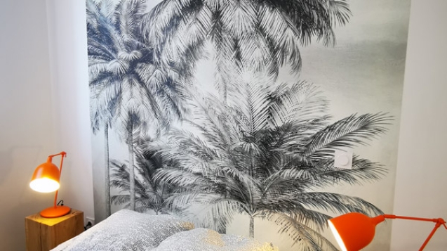 Décoration intérieure d'une chambre de vacances, ambiance palmiers, par l'agence ID'Harmonies Marion PIRAUBE
