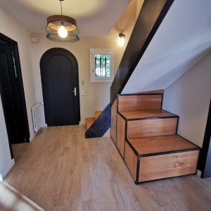 Rénovation entrée style moderne noir et bois Biarritz