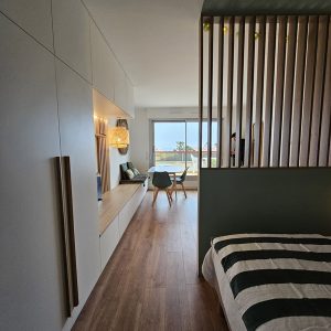 Aménagement et décoration intérieur d'un studio à Biarritz, par l'agence ID'Harmonies - Marion PIRAUBE