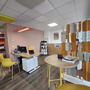Décoration et agencement intérieur des bureaux d'une entreprise locale à Bidart, par l'agence ID'Harmonies - Marion PIRAUBE